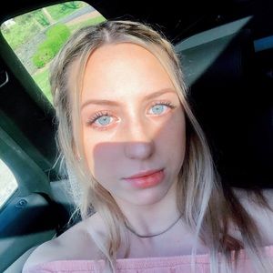 Meet your Posher, Zoe